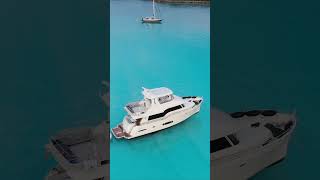 South Paws in the Bahamas