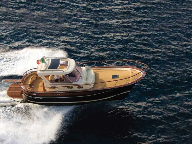 Fratelli Aprea — Italian-built classic dayboats