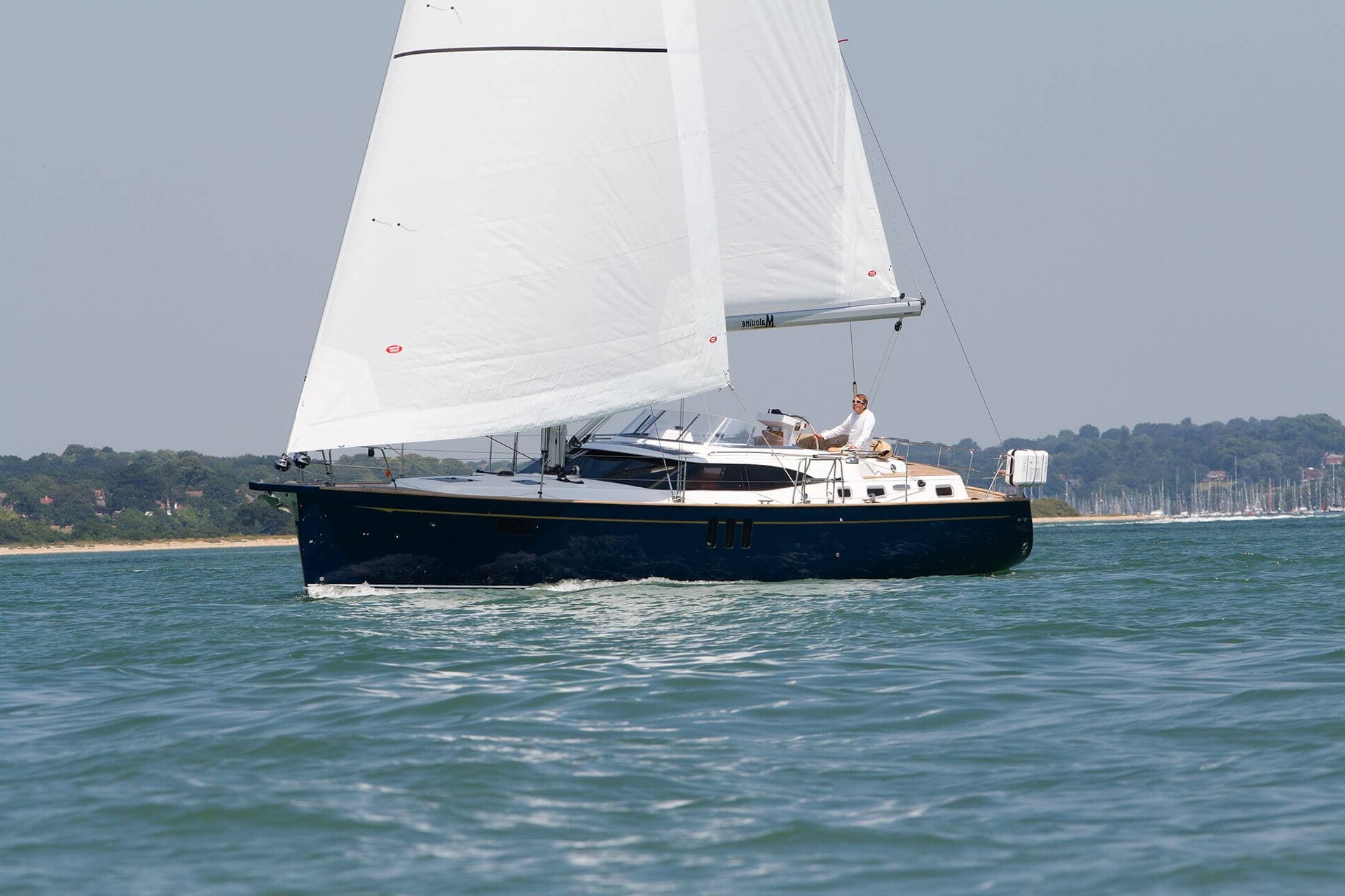 A Southerly variable-draft cruiser in shallow water