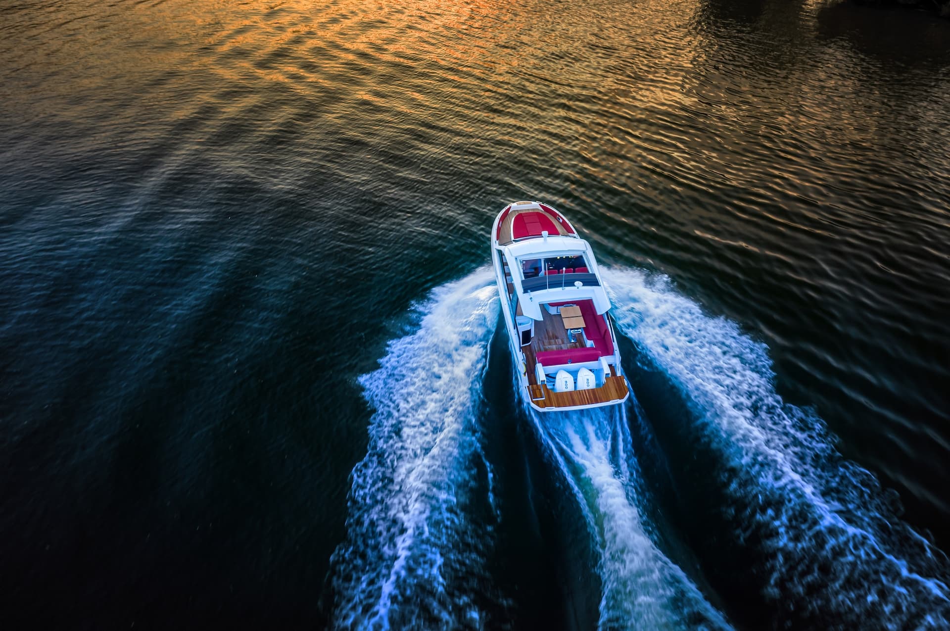 Having Fun with the new day cruiser from BAVARIA YACHTS: VIDA 33