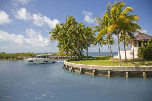 Bavaria Virtess 420 Power Yacht