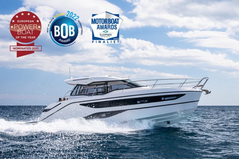 The new BAVARIA SR36 has been awarded the 2022 BoB Award and has also been nominated for two more awards. The new BAVARIA SR36 has been awarded the 2022 BoB Award and has also been nominated for two more awards.