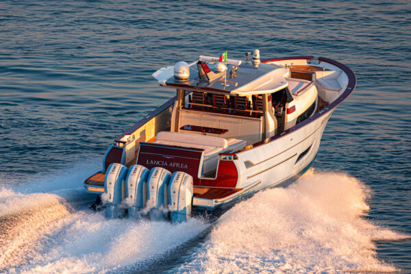 Fratelli Lancia Aprea 52 Outboard
